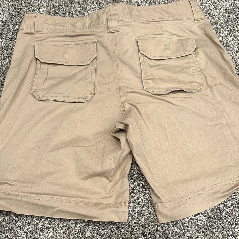 Athleta Women's Tan Cargo Shorts with Coral Lining